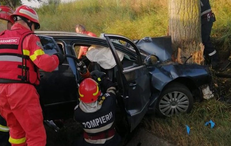 Trei persoane au murit într-un accident pe DN2 Bacău-Roman, același drum unde a avut loc și accidentul cu șapte victime de duminică