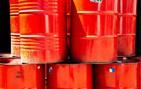 Brent a trecut de 100 de dolari, până la 101,32 dolari, iar BET a pierdut 1,71%