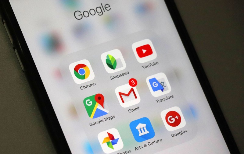Uniunea Europeană vrea legi mai bune pentru protecția consumatorilor în fața Facebook și Google. Amenzi de 4% din cifra de afaceri