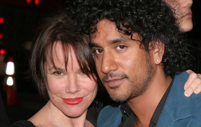 Naveen Andrews din “Lost” s-a despărţit de iubita sa după 12 ani de relaţie