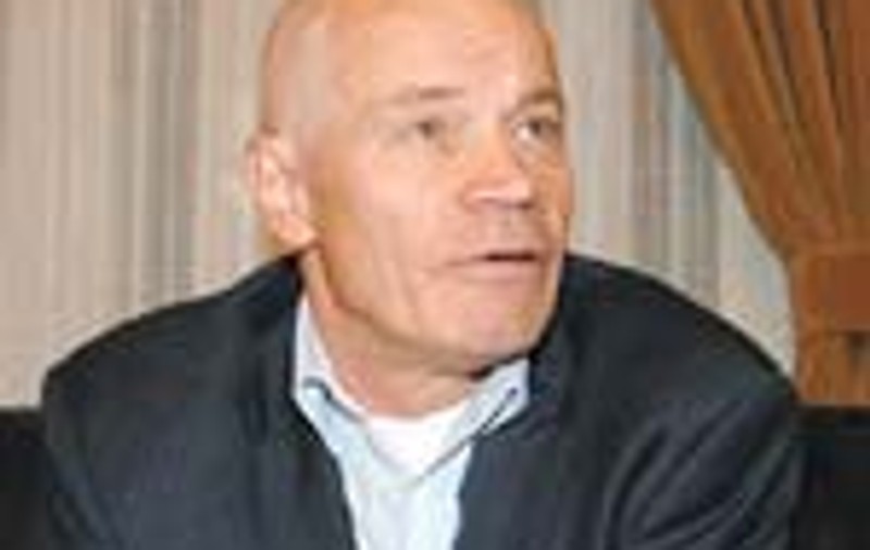 Oprescu 'l-a ras' in cap pe Dan Iosif