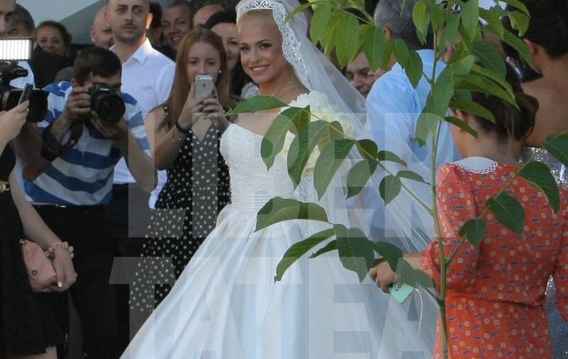 Mama Andei Adam nu a vrut să-i stea fiicei sale aproape într-un moment important de la nuntă