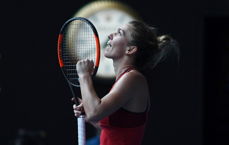 Simona Halep s-a calificat în finala de la Australian Open, după un joc formidabil cu Angelique Kerber / VIDEO