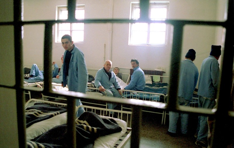 S-au bătut crunt din cauza unui turnător, în Penitenciarul Iaşi 