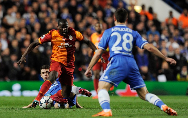 Emmanuel Eboue este pe marginea prăpastiei: ”M-am gândit la sinucidere! Stau cu lumina stinsă”