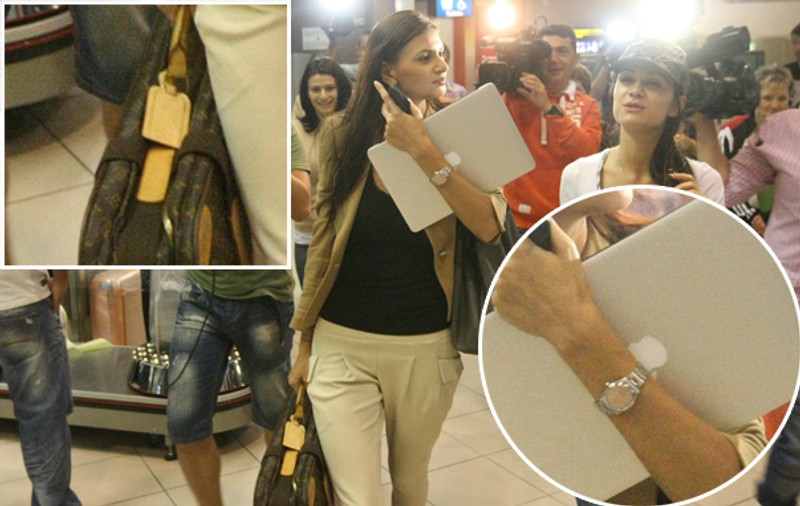Foto | Ramona Gabor a plecat în State cu laptopul Macbook în braţe şi geanta Vuitton pe mână