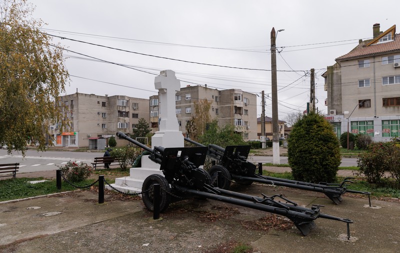 Mic sondaj la marginea țării. De la „frumosul Ciolacu” și „inteligentul Geoană” la „Băsescu cel hazliu”, ce cred oamenii care trăiesc în colțul de jos al hărții, în Dobrogea, despre prezidențiale