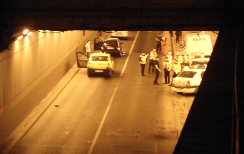 UN BĂRBAT S-A ARUNCAT de pe Pasajul Obor! DETALIILE SUNT TERIFIANTE | FOTO ŞOCANT