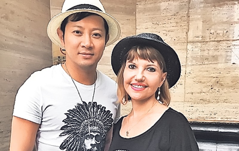La un ceai cu chinezul de la «Cerbul de Aur»