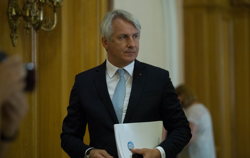 Impozitarea pensiilor speciale, raport favorabil în comisia de buget-finanţe. Intră la vot, miercuri, în Senat