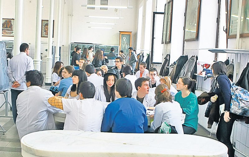 Criză mare de... cadavre în facultăţile de medicină!