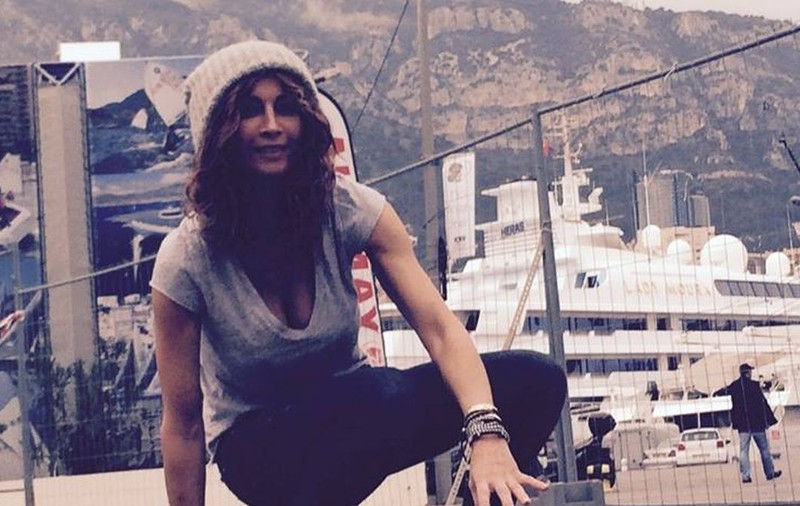 MIHAELA RĂDULESCU, JOACĂ NEBUNĂ cu un CADOU DE LA PARAȘUTISTUL FELIX BAUMGARTNER! FOTO