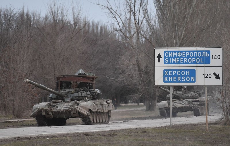 Rusia a scos mii de vehicule militare din epoca sovietică din depozite, pe fondul pierderilor de echipamente suferite în războiul din Ucraina