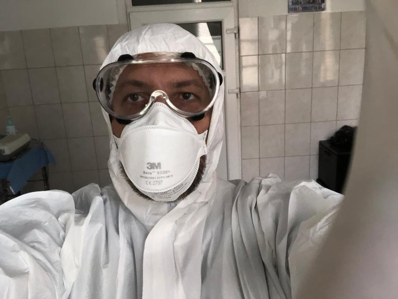 Medicul Wiener, în echipament de lucru
