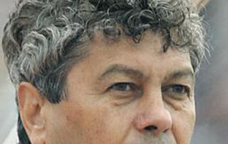 Mircea Lucescu şi Raţ, cu un pas în finală