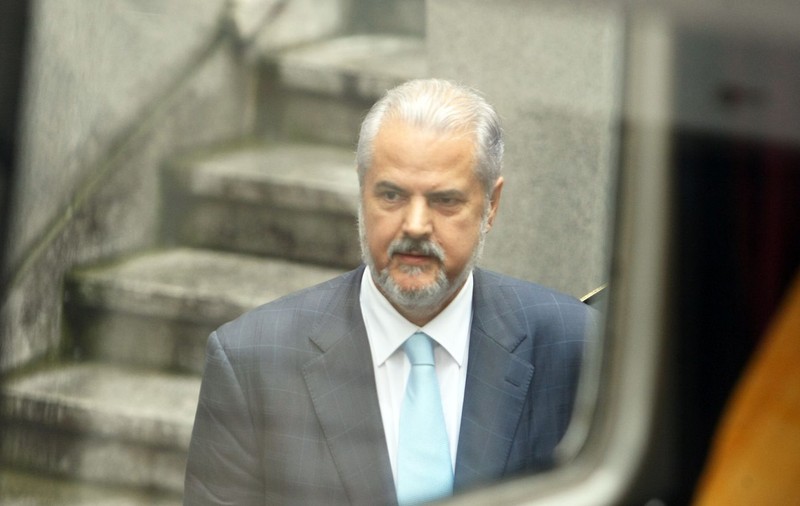 ADRIAN NĂSTASE A FOST ELIBERAT!
