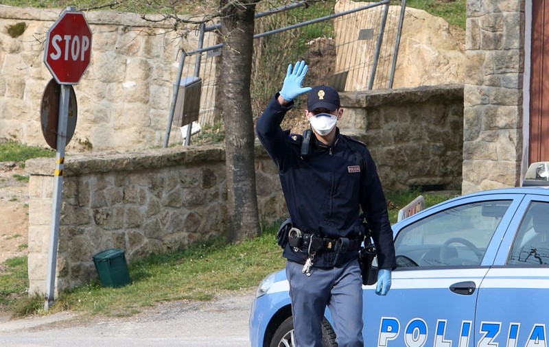 Misterul italienilor „superimuni” la virus, găsiți în orășelul lovit de primul val COVID din Europa