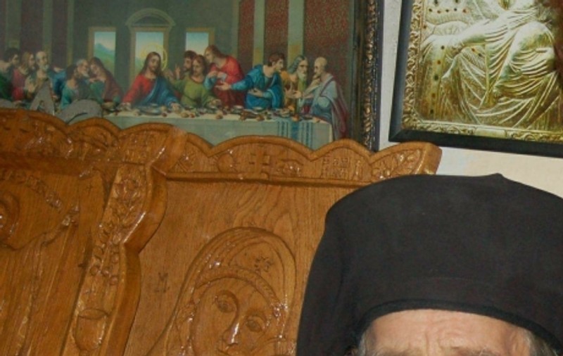 Călugărul Mina Dobzeu, duhovnicul lui Ceauşescu! | FOTO