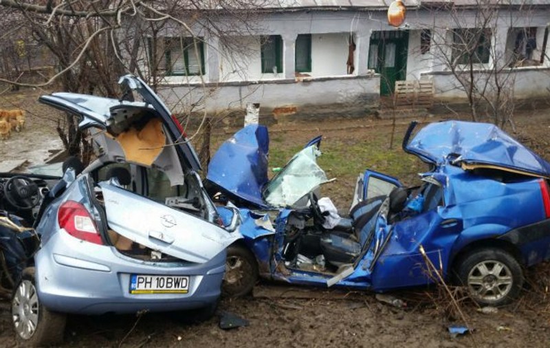 Grav accident rutier pe DN1, la Românești. O persoană a decedat, alta este în comă