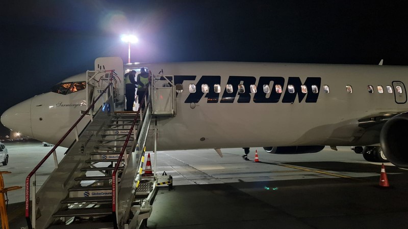 Aterizare aeronavă TAROM cu românii repatriați din Maroc