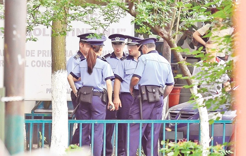 EXCLUSIV | Poliţiştii, invitaţi la filme antişpagă