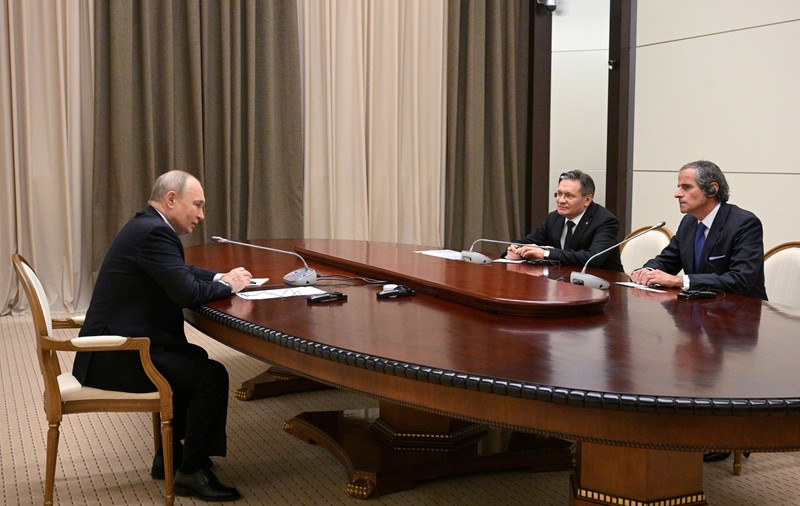 Vladimir Putin s-a întâlnit cu șeful AIEA, la Soci, pentru a discuta „problemele deosebit de sensibile” de la centrala nucleară din Zaporojie