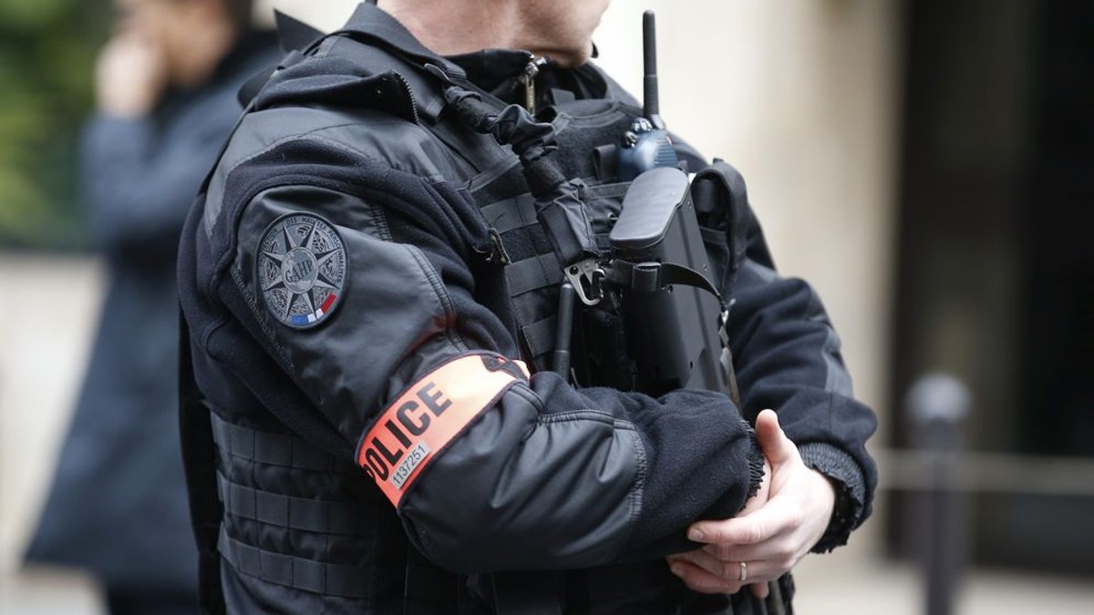 Cadavrul unei persoane, descoperit într-o secție de poliție