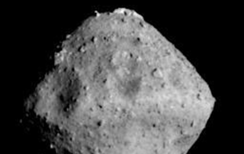 Cum arată suprafața asteroidului Ryugu. Imagini inedite, surprinse de roboții Agenției de Explorare Aerospațială din Japonia