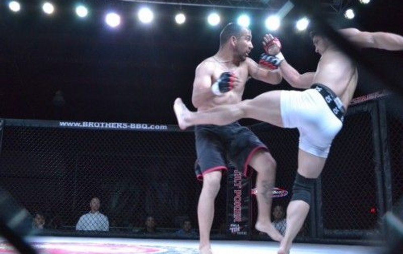 Foto&Video| Uite cum şi-a strangulat campionul kempo George Păcurariu adversarul în SUA  