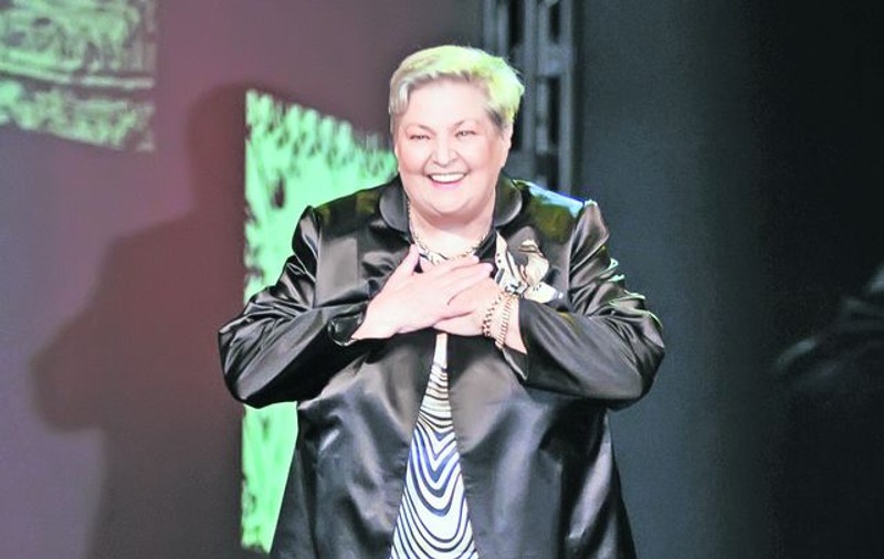 La 78 de ani împliniţi zilele trecute, Draga Olteanu Matei se apucă să înveţe engleză!