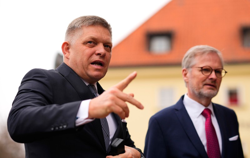 Cehia „arde” puntea de legătură cu Slovacia premierului prorus Robert Fico, pe fondul dezacordurilor privind războiul din Ucraina