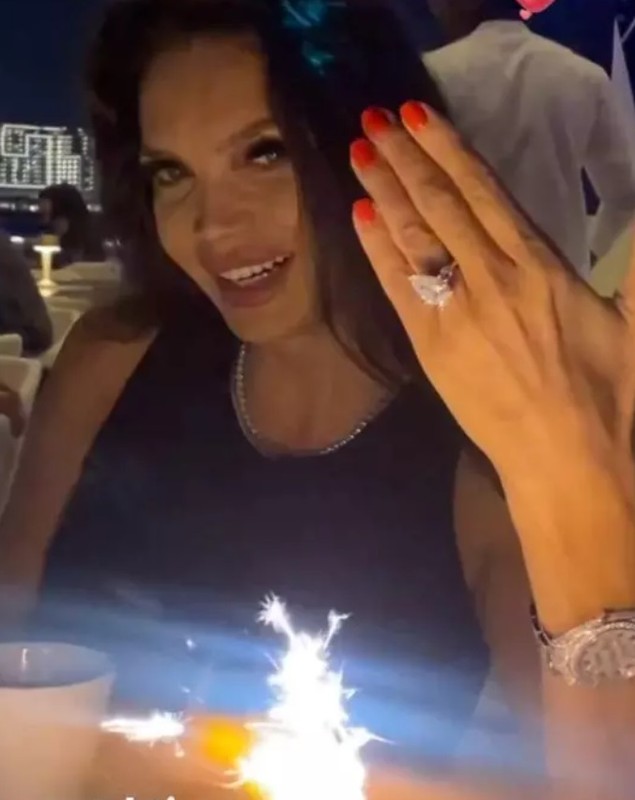 Cristina Spătar a fost cerută în căsătorie în Dubai: „Am spus da”. Primele imagini cu logodnicul și cu inelul primit