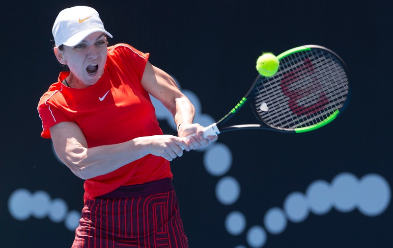 VIDEO | Debut de an ratat! Simona Halep a fost învinsă în primul meci din 2019. Ironii la adresa româncei: "A jucat numărul 1 cu numărul 15 și..."