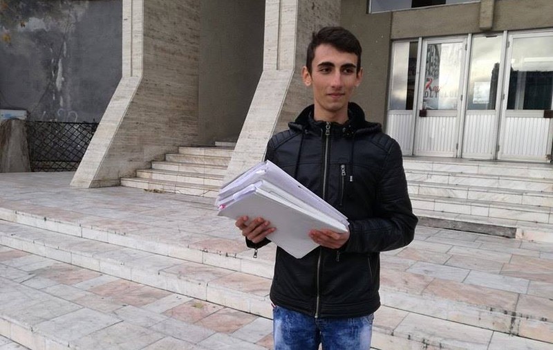 Un elev din Olt a dat în judecată liceul la care învață. Andrei Ionuţ Ciocîrlău cere daune uriașe