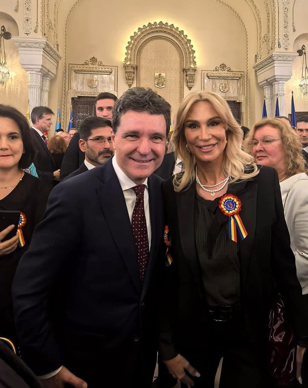Imagini cu Raluca Turcan, după ce ar fi apelat la intervenții estetice. Transformarea fostului ministru al culturii este uluitoare