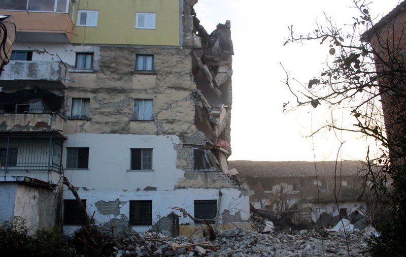 România trimite ajutoare în Albania, după cutremurul devastator. Raed Arafat: "Vom pleca în câteva ore"