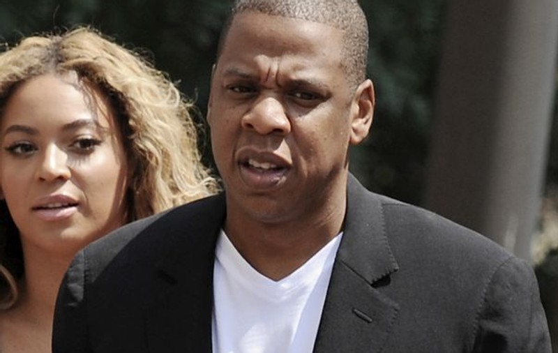 Jay-Z le-a dat angajaţilor săi câte o primă de 50.000 de dolari: "Distraţi-vă cu ei!"
