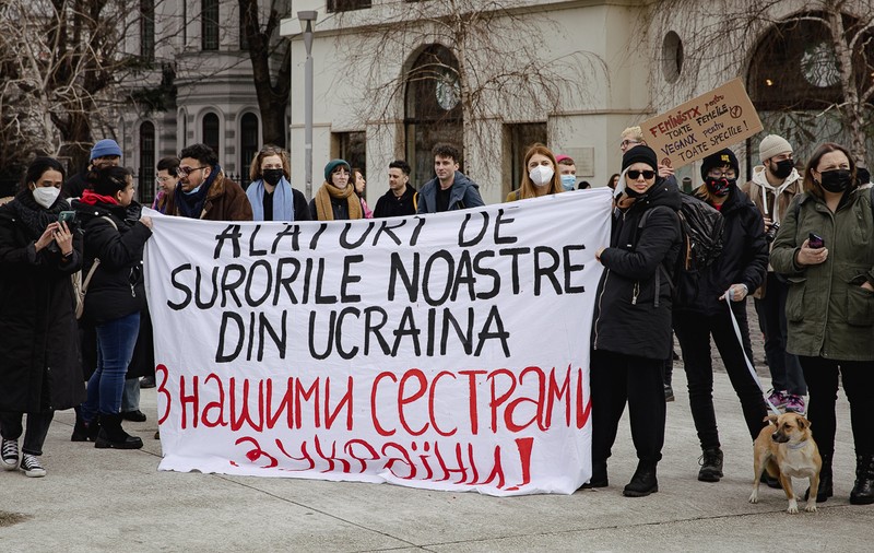 „Violul, hărțuirea, discriminarea nu dispar în război. Se amplifică”. Protest de Ziua Femeii în București, în solidaritate cu Ucraina