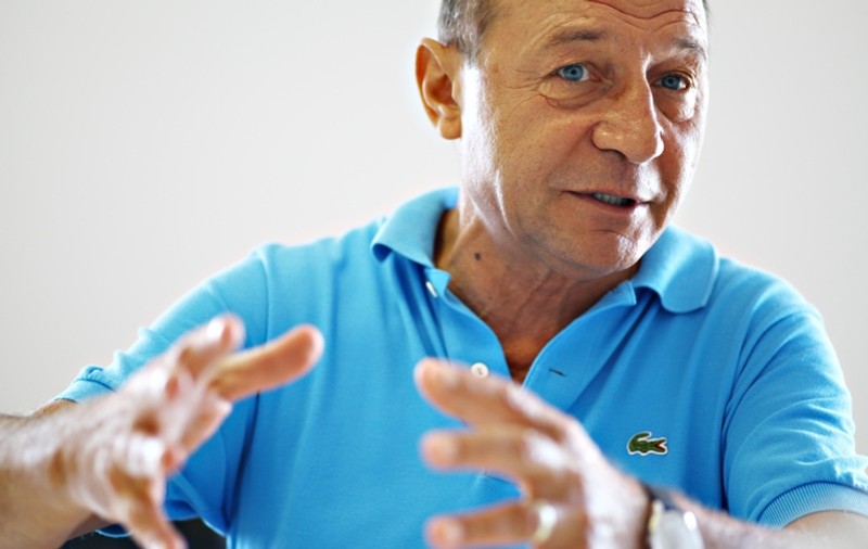 REPLICA HALUCINANTĂ a lui BĂSESCU la acuzaţiile ministrului demisionar al Internelor