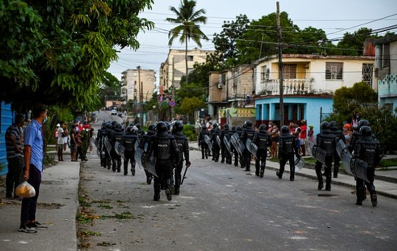 Zeci de arestări în Cuba, după cele mai ample proteste din ultimele decenii