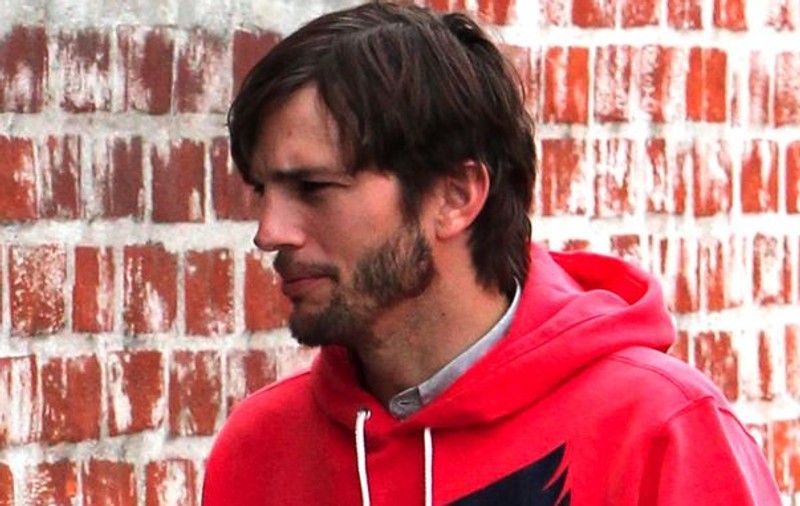 Ashton Kutcher, acuzat de rasisim din cauza unei reclame | VIDEO