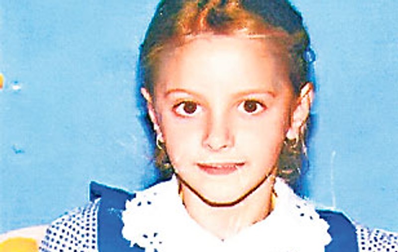 Familia Larisei, fetiţa ucisă de un vecin în 2005, urmărită de blestem
