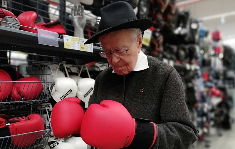 Mihai Șora își pune mănușile de box la 102 ani. "Foc și pară. Ne vedem diseară"