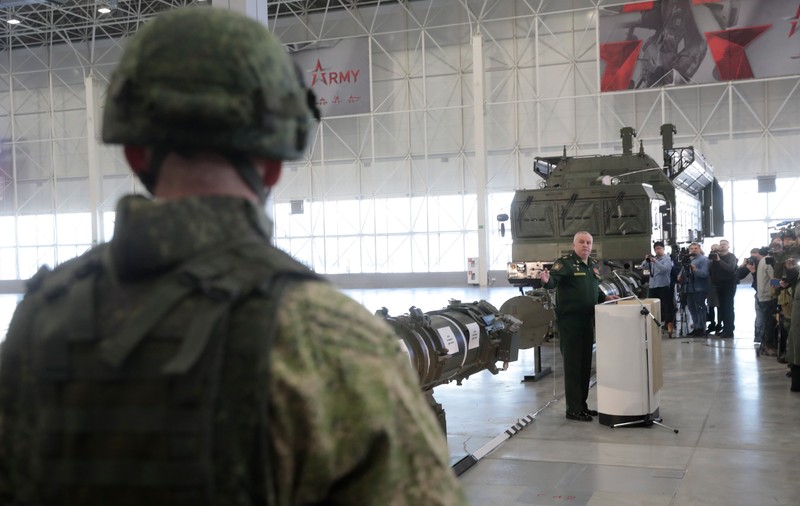 Rusia se retrage oficial din tratatul INF încheiat cu SUA în 1987