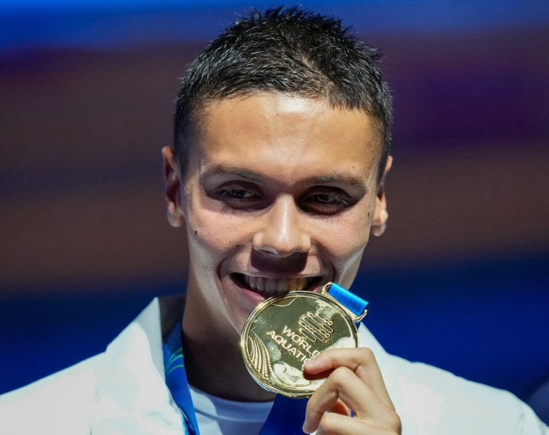 Cât costă casca de înot cu semnătura lui David Popovici. Modelul este unisex și creat 100% din silicon