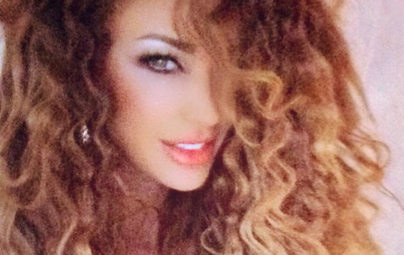 BIANCA DRĂGUŞANU, în IPOSTAZE TANDRE CU UN BĂRBAT! CE ÎI FACE MASCULUL ROŞCATEI?
