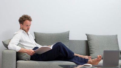 LIBERTATEA_Cum îți poți construi o carieră globală fără să pleci de pe canapea -cover