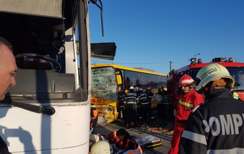 VIDEO| Accident grav cu două autobuze în Satu Mare. Opt persoane au fost rănite
