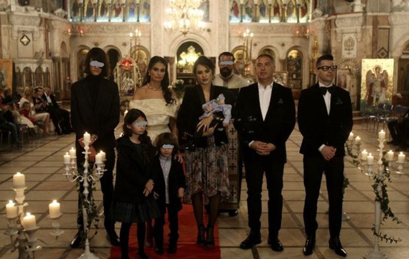 FOTO EXCLUSIV/ Anca Serea și Adi Sînă i-au tăiat moțul lui Moise. „Ar fi frumos să fie și un preot în familie”