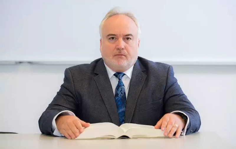 „Am fost premiat de MApN, SRI, MAI, SPP și STS”. Cum se apără inventatorul aparatului cu care elevilor din Cluj urmau să le fie scanate palmele pentru a li se spune ce carieră ar trebui să urmeze